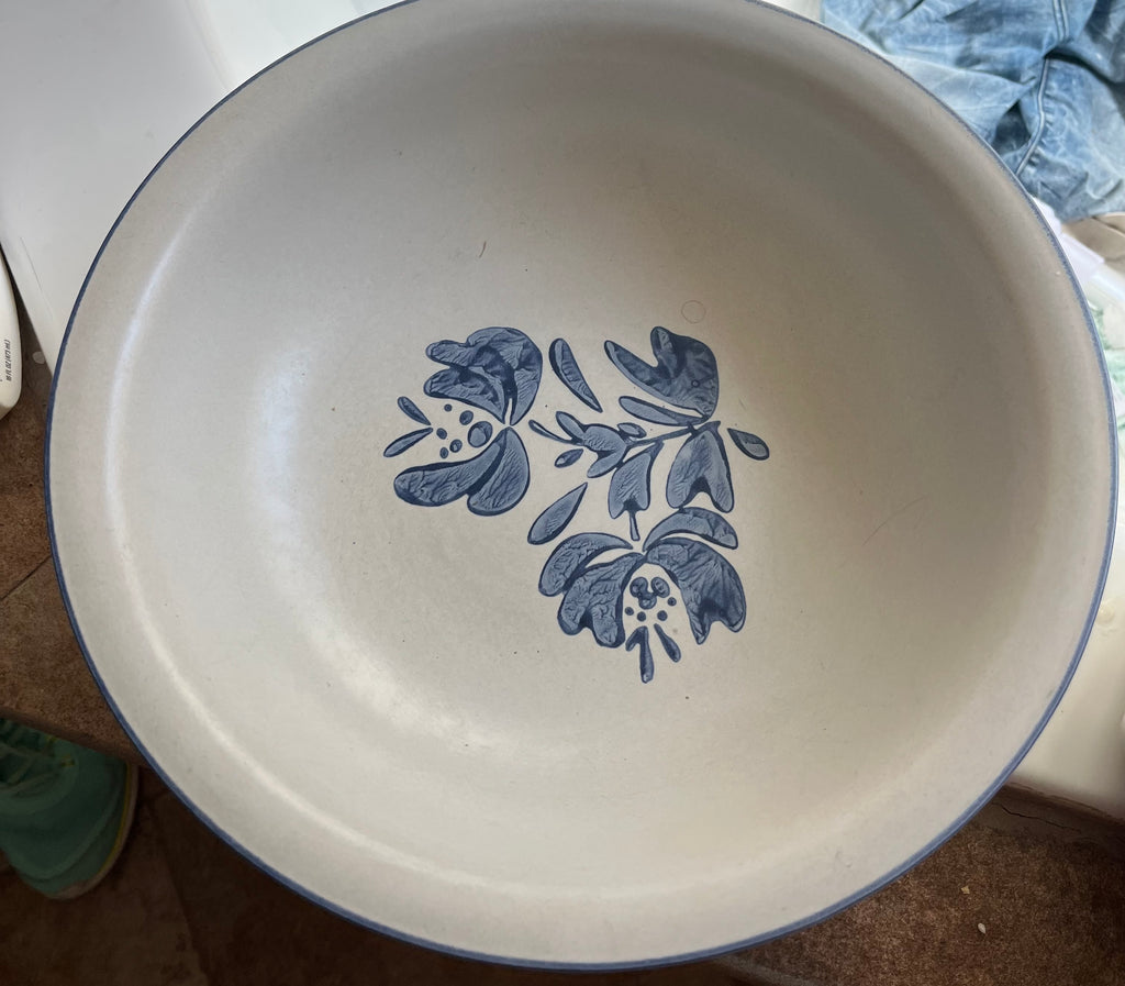 Blue and white PFALZGRAFT vintage Yorktown dinnerware set