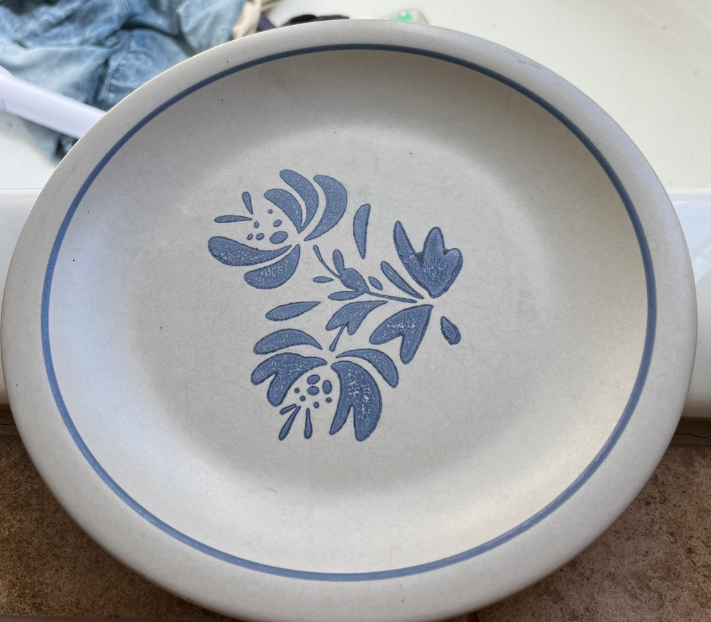 Blue and white PFALZGRAFT vintage Yorktown dinnerware set